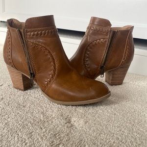 Report booties size 7.5